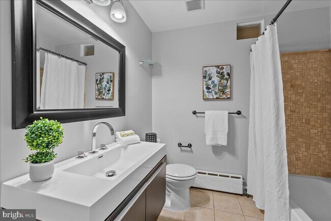 Building Photo - 3035 Hazelton St