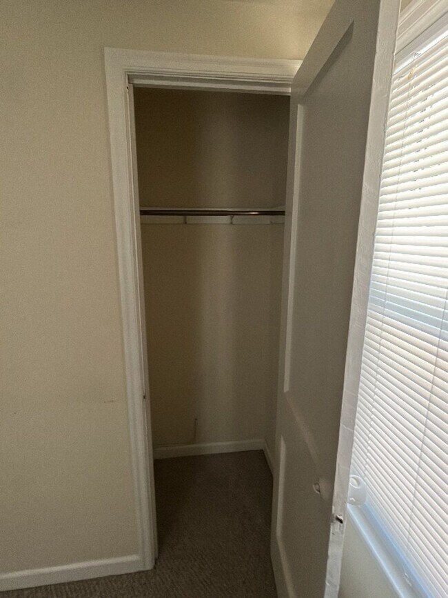 Building Photo - 2017 Elmwood Ave