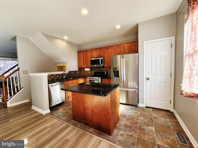 Building Photo - 2768 Fynamore Ln