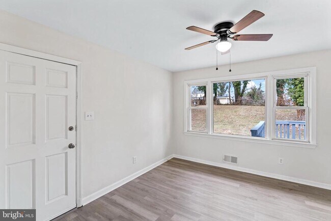 Building Photo - 4502 Henderson Rd