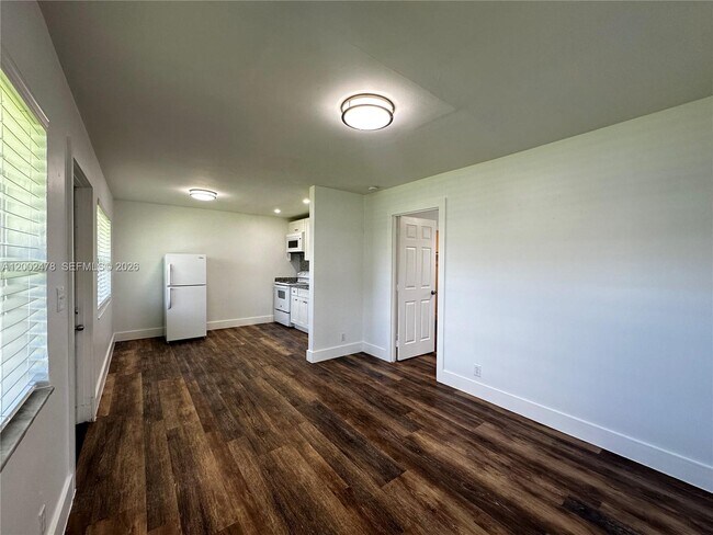 Building Photo - 2321 Madison St