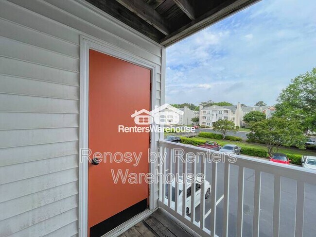 Building Photo - 1843 Chantilly Ct
