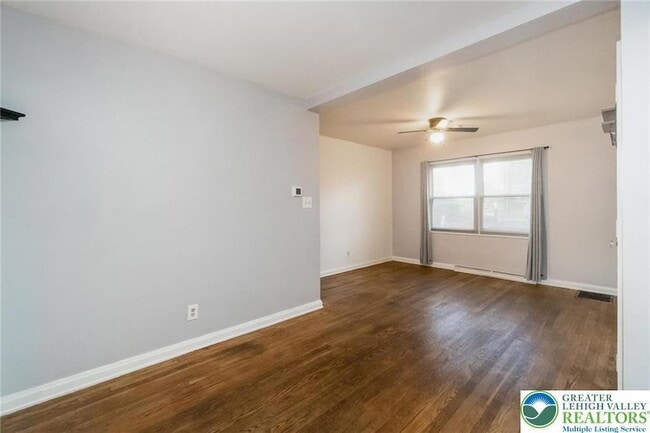 Building Photo - 240 Palmer St