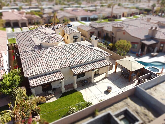 Building Photo - 57669 Santa Rosa Trail