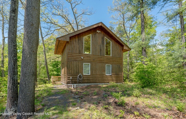 Building Photo - 537 Mossy Hill Rd