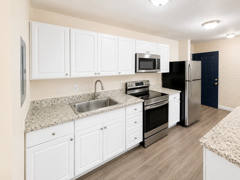 Kitchen - 1800 Jefferson Park Ave