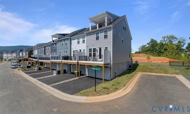 Building Photo - 805 Park Ridge Dr