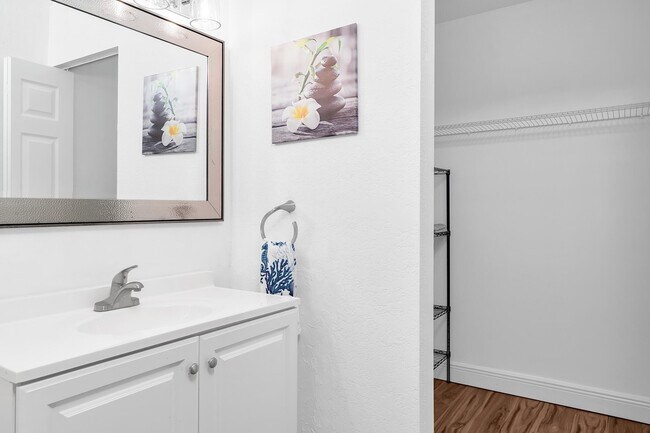 Building Photo - 3139 Millwood Terrace