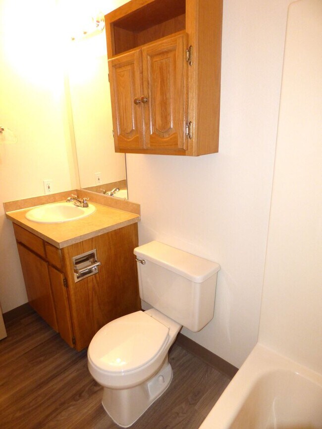 Building Photo - Rent Special: 1/2 Off August's Rent!! 3 bed 2 bath House in South Salem!