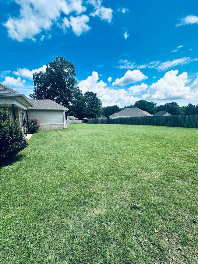 Building Photo - 104 Chatham Ct