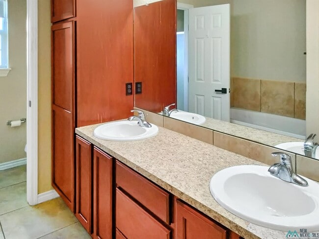 Building Photo - 4417 Sandstone Dr