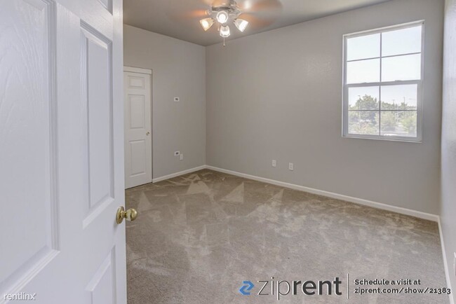 Building Photo - 3 br, 3 bath House - 825 Bussing Ct, Folso...