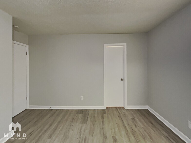 Building Photo - 2050 Sandgate Cir SW