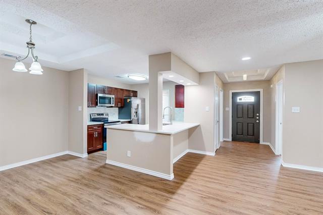 Building Photo - 1908 N Irving Heights Dr