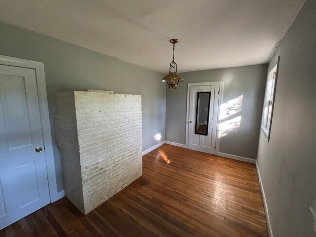 Building Photo - 58 Springhill Ave