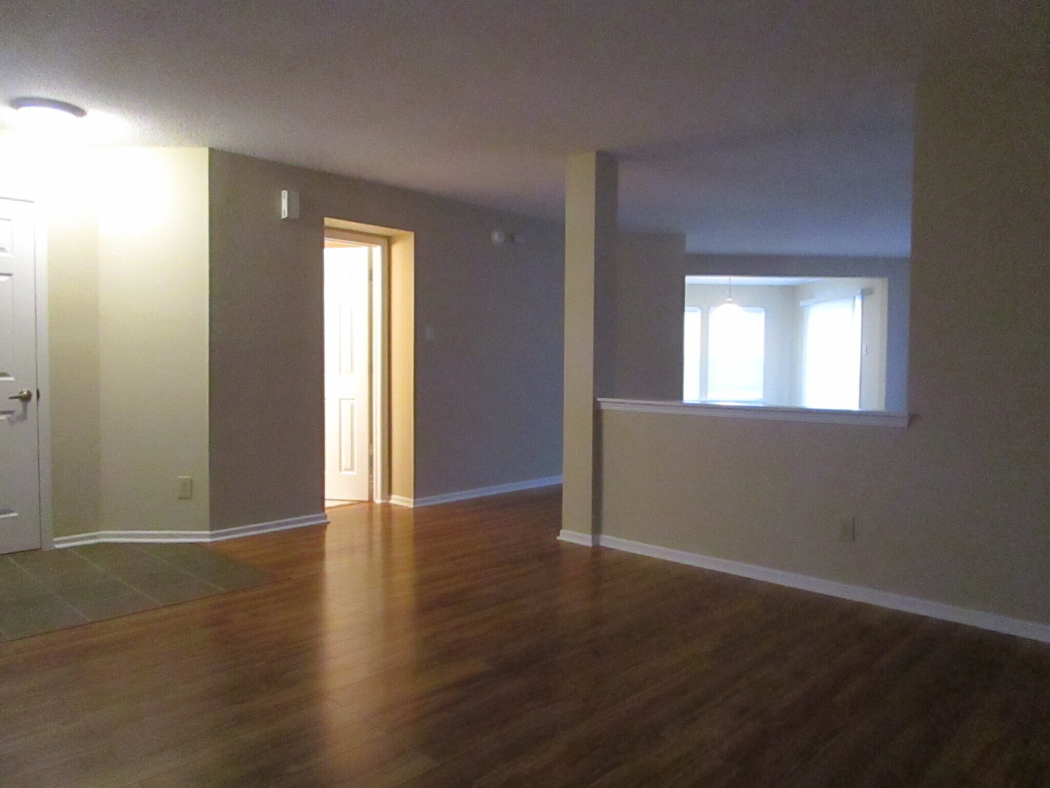 Building Photo - 711 Thornwood Ct