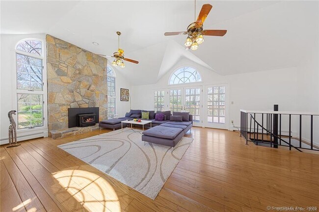 Building Photo - 41 Burr Farms Rd