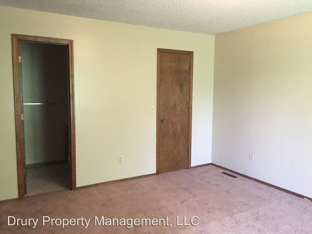 Building Photo - 609 E Redwood St