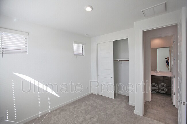 Building Photo - 16378 W Charlotte Dr