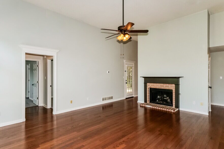 Building Photo - 10102 Fox Hunt Dr