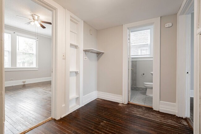 Building Photo - Charming 1 Bedroom Apartment - Section 8 A...