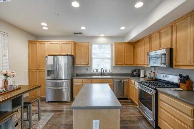 Building Photo - 5884 Cedarwood Cmn