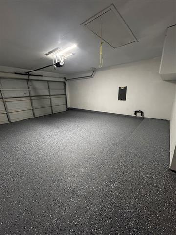 Building Photo - 206 N Alder Dr