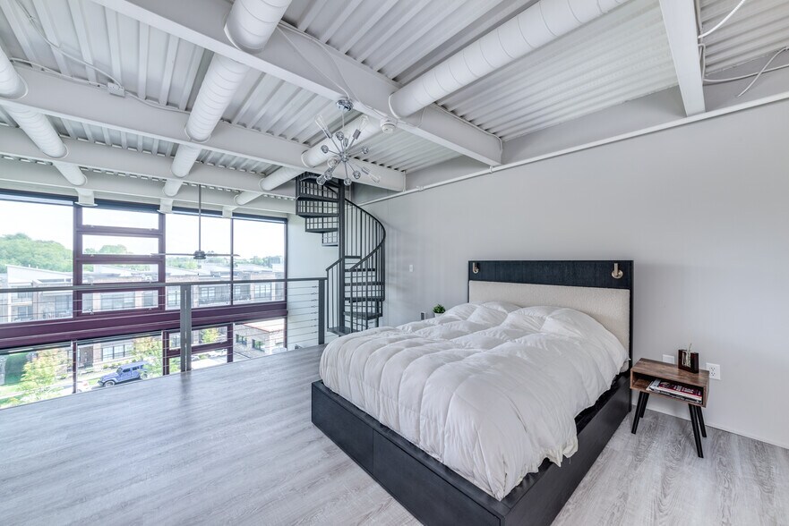 Building Photo - 367 Auden Ave