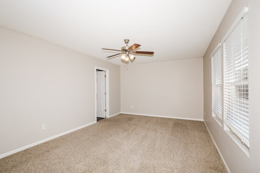 Building Photo - 8138 Fisher Bend Dr