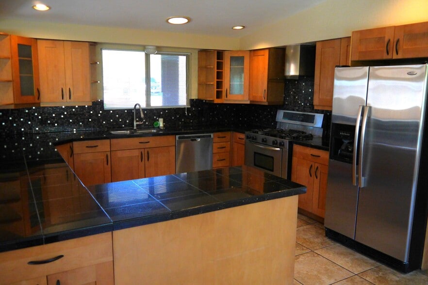 Building Photo - 6510 N Camino Arturo