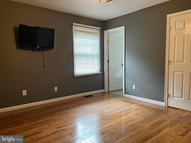 Building Photo - 65 Bentley Dr