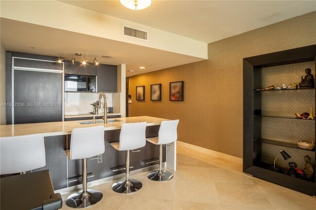 Building Photo - 1850 S Ocean Dr