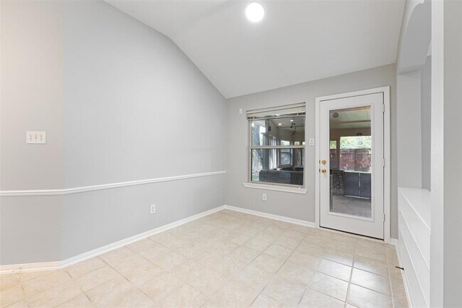 Building Photo - 2618 Parkbriar Ln