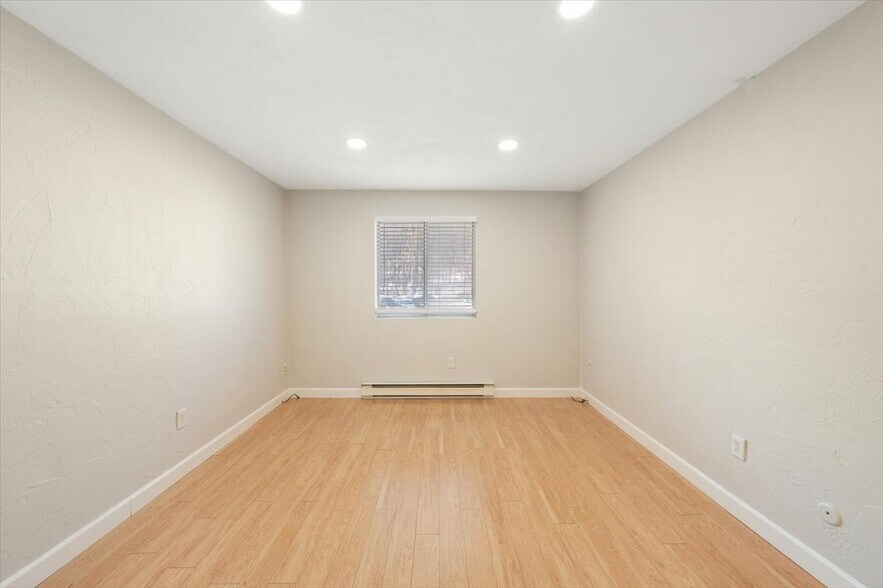 Building Photo - 176 Swanson Rd