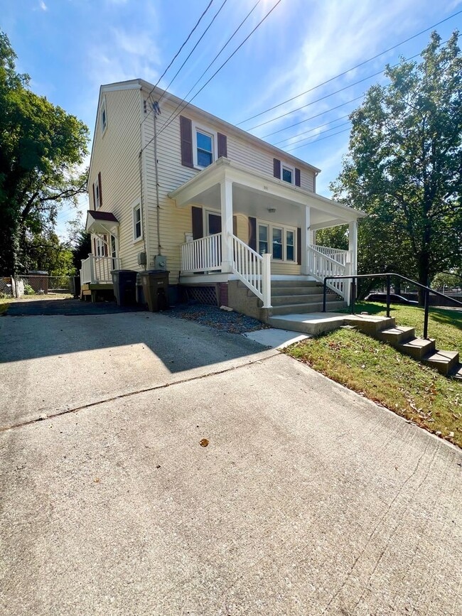 Building Photo - 201 Highland Ave