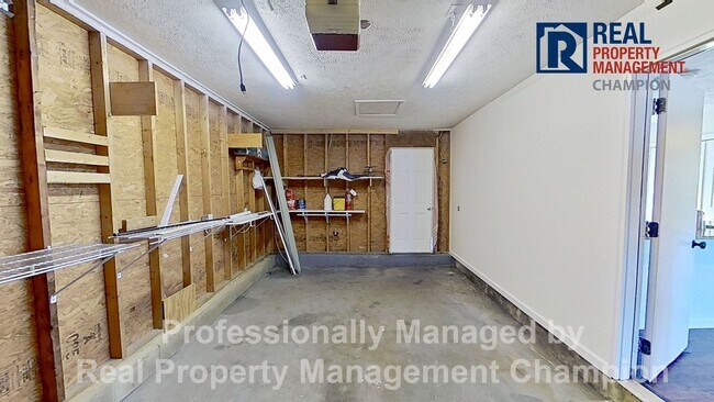 Building Photo - Freshly Updated 3 BD/2 BA Home with Garage, Fenced Yard Near Smith Creek Park