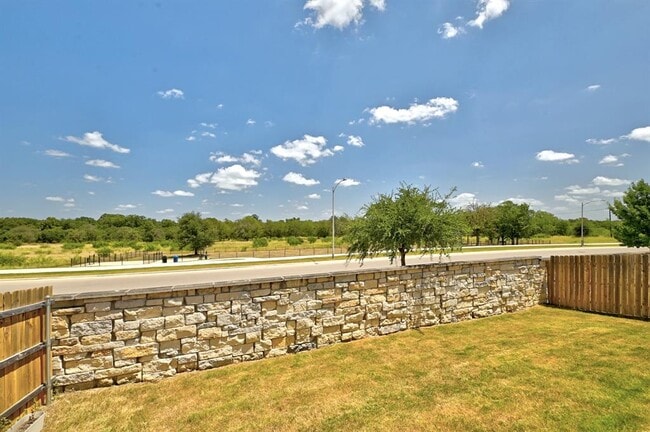 Building Photo - 2702 Sebring Cir