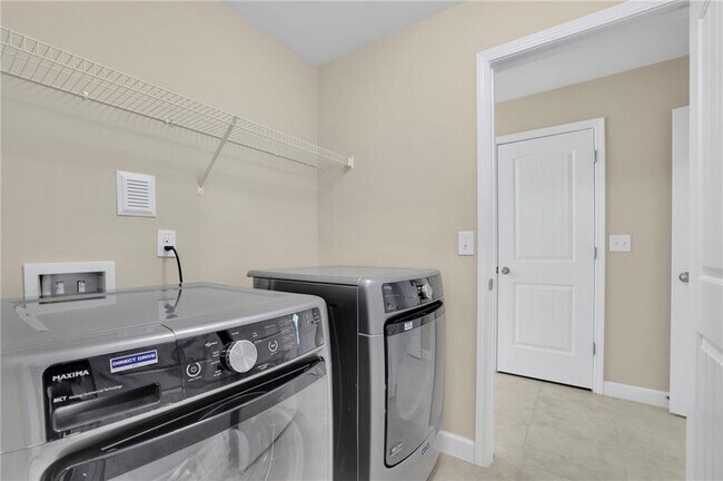 Building Photo - 4425 Holton Ave