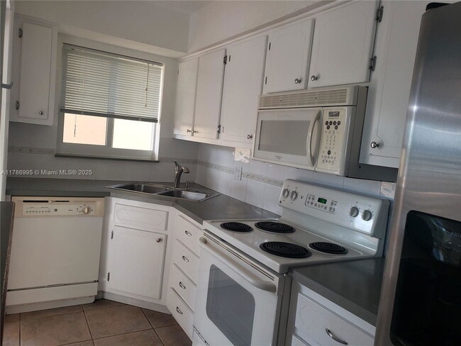 Building Photo - 1818 Rodman St