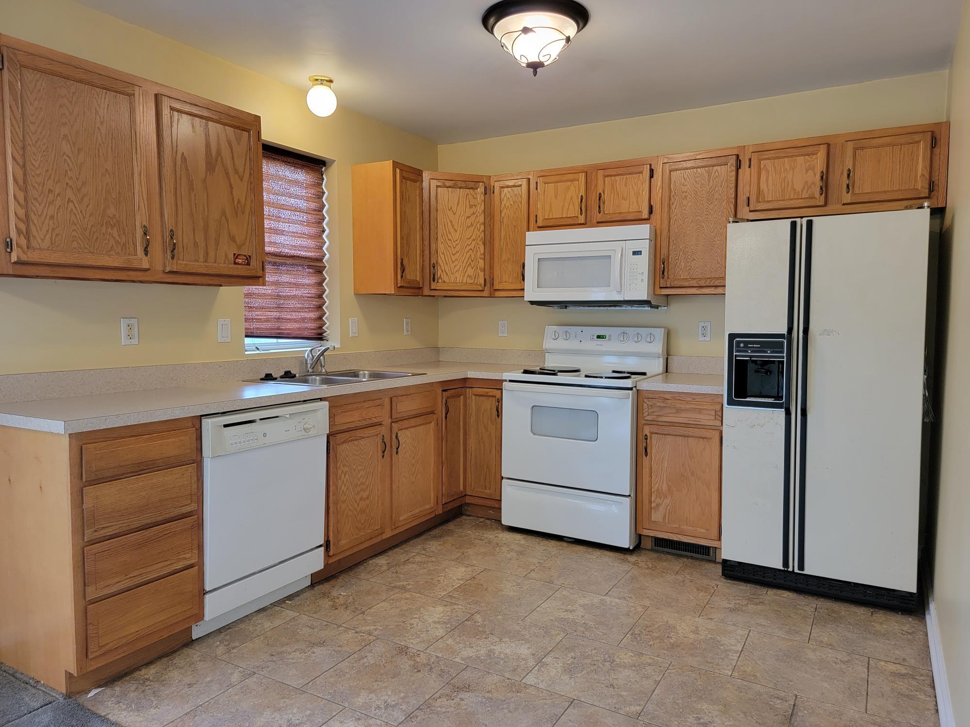 Building Photo - 2006 Greystone Dr