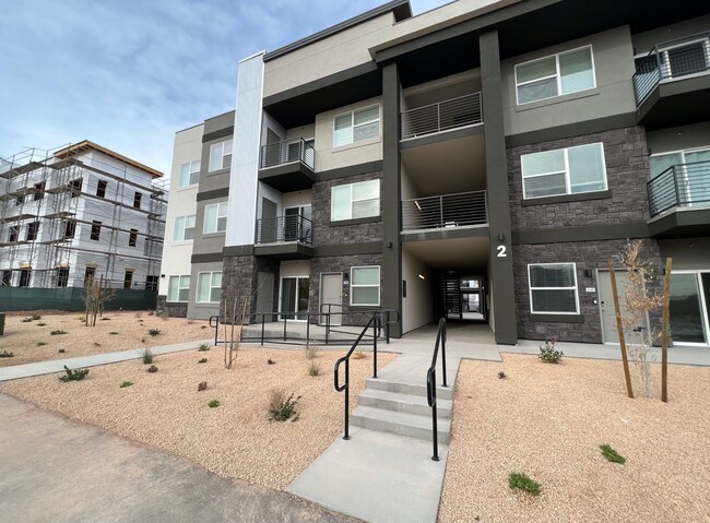 Building Photo - 5801 S Garnet Dr