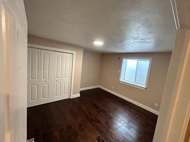 Building Photo - 1432 Falcon Dr