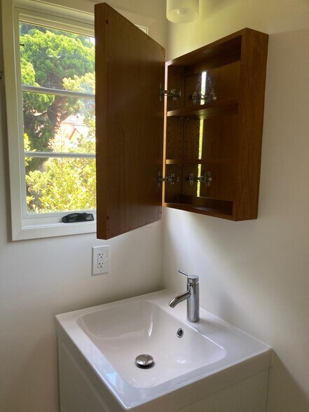 bathroom vanity, cabinet - 624 Bonair St
