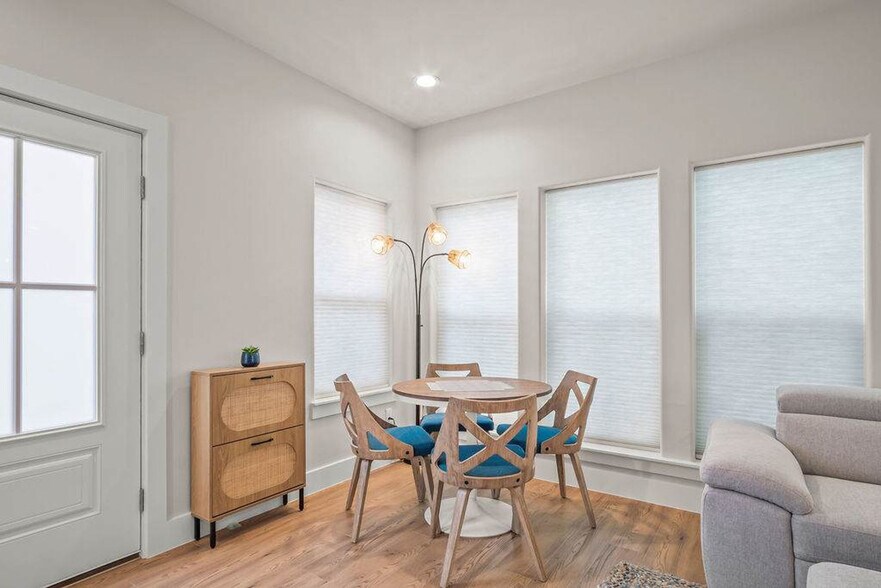 Building Photo - 14943 Leeward Dr