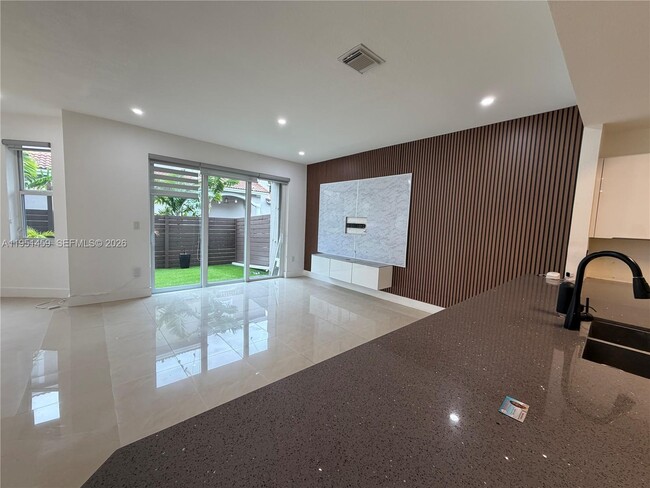 Building Photo - 8415 NW 108th Pl