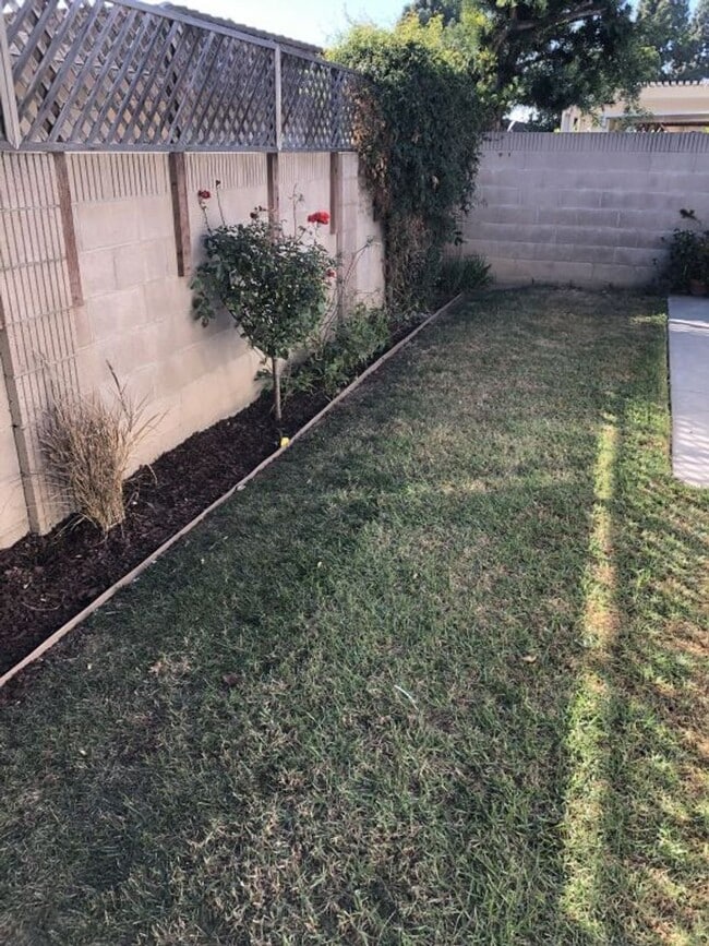 Building Photo - 1930 E Kirkwood Ave