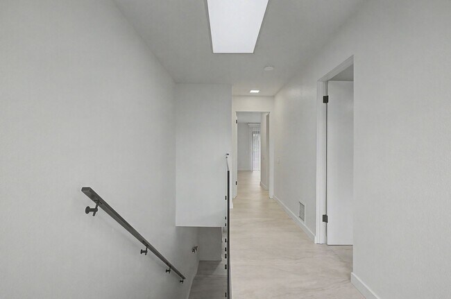 Building Photo - AVAILABLE NOW!! 2 Bedroom 3 Bathroom condo in Palm Springs!