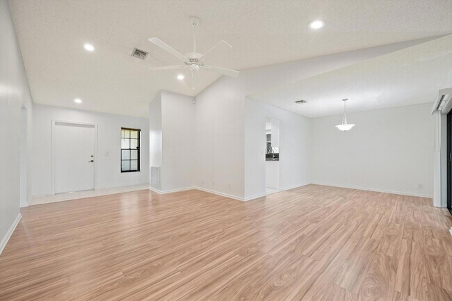 Building Photo - 13511 Jonquil Pl
