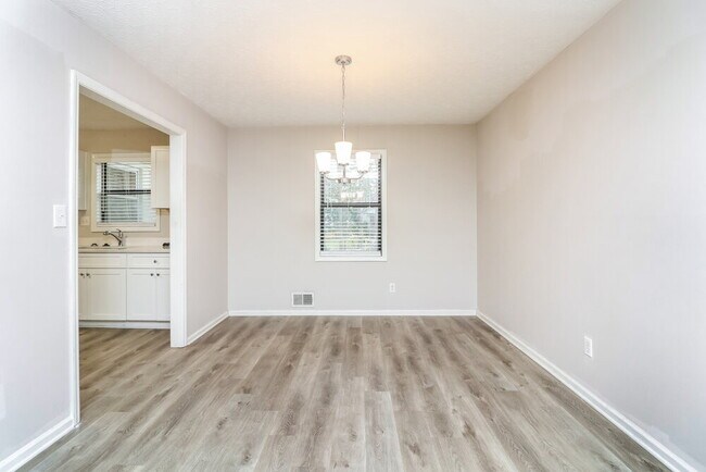 Building Photo - 3035 Sumit Wood Dr NW