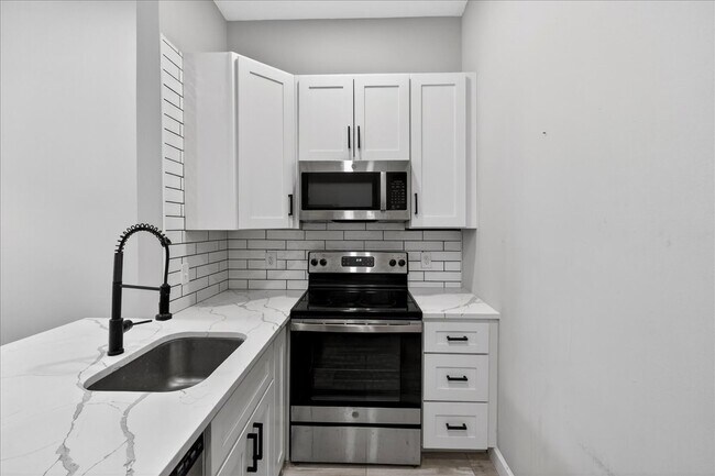 Building Photo - 2024 S 11th St